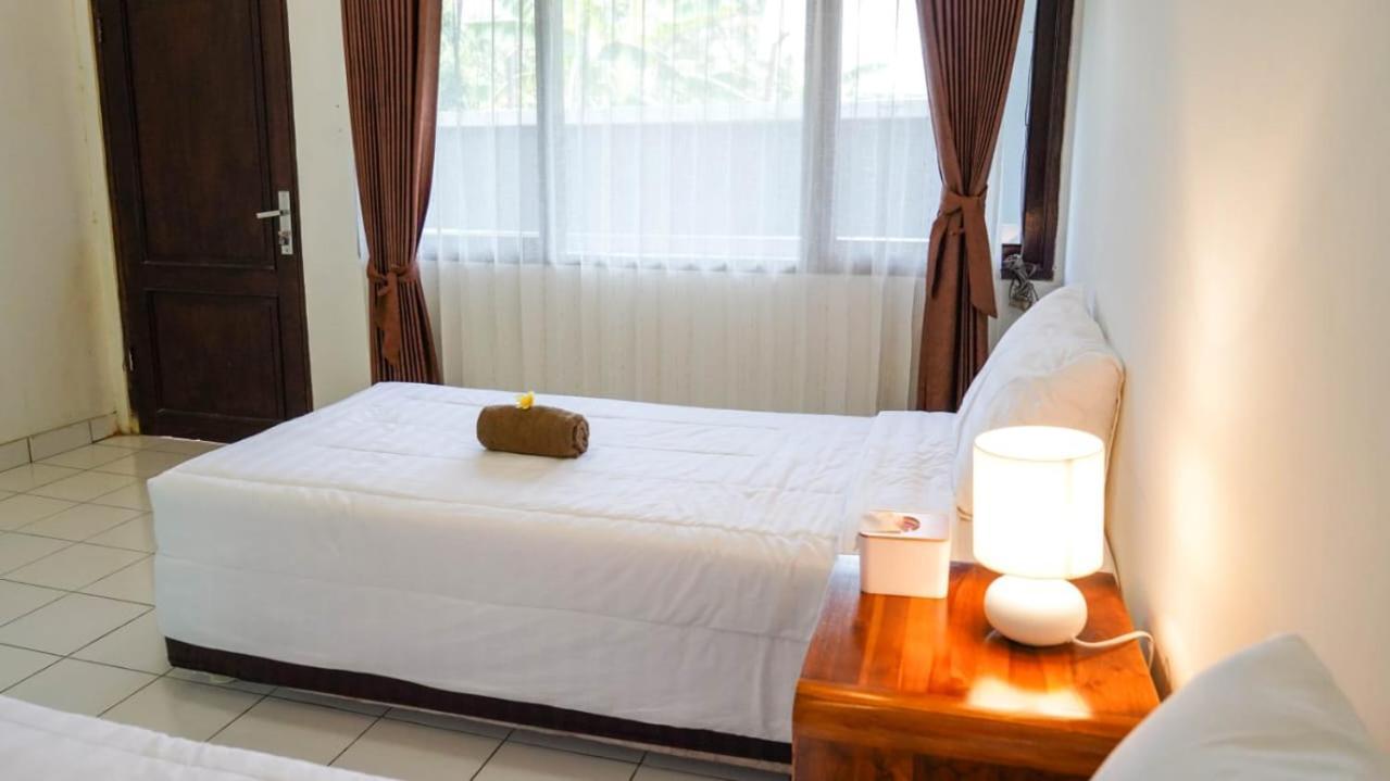 Hotel Pondok Putri Batukaras ภายนอก รูปภาพ