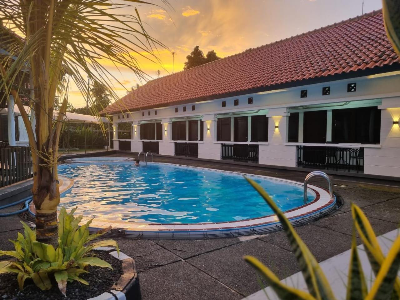Hotel Pondok Putri Batukaras ภายนอก รูปภาพ